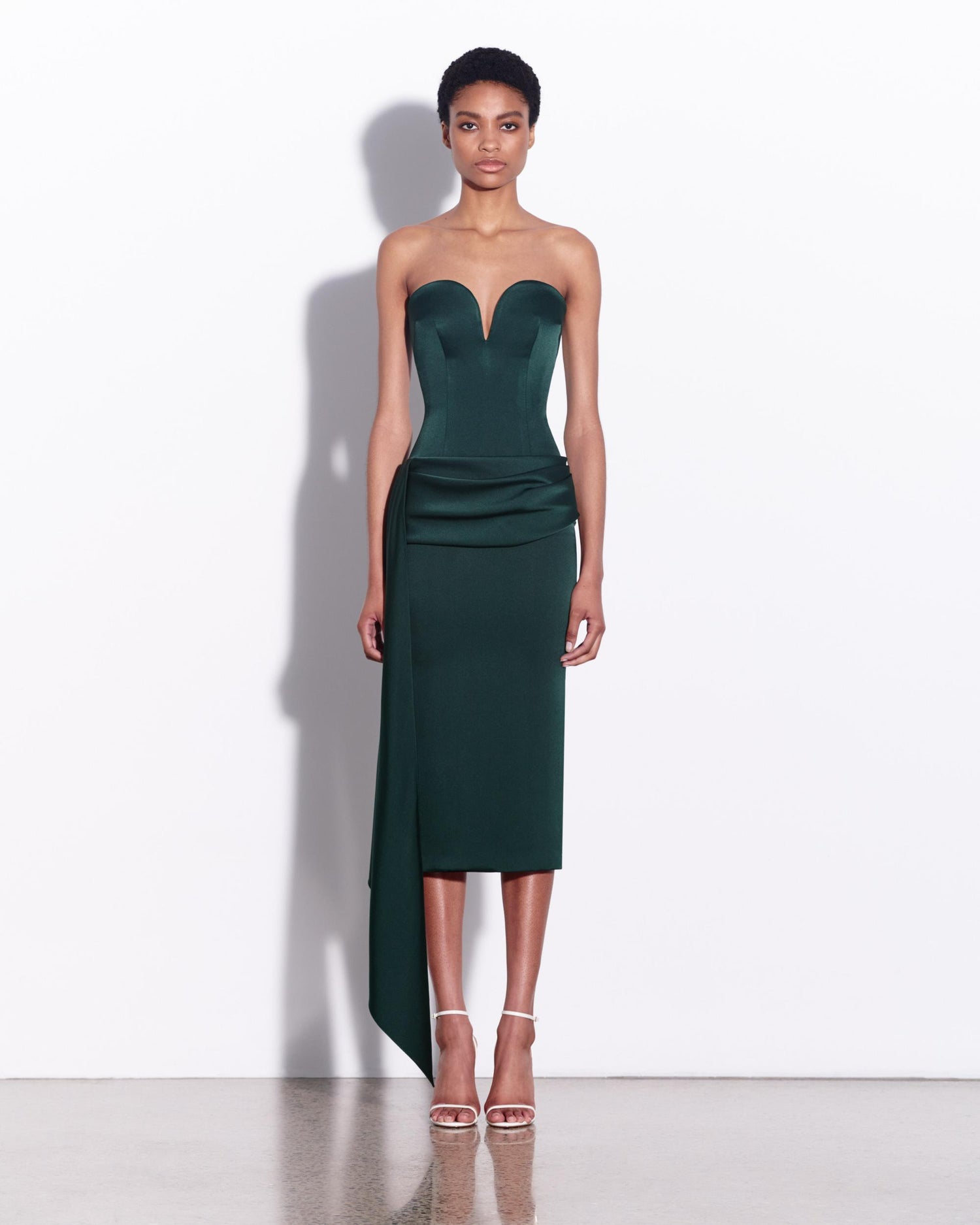 Strapless Sweetheart Dress in Satin Crepe Alex Perry Strapless Sweetheart Dress in Satin Crepe Alex Perry