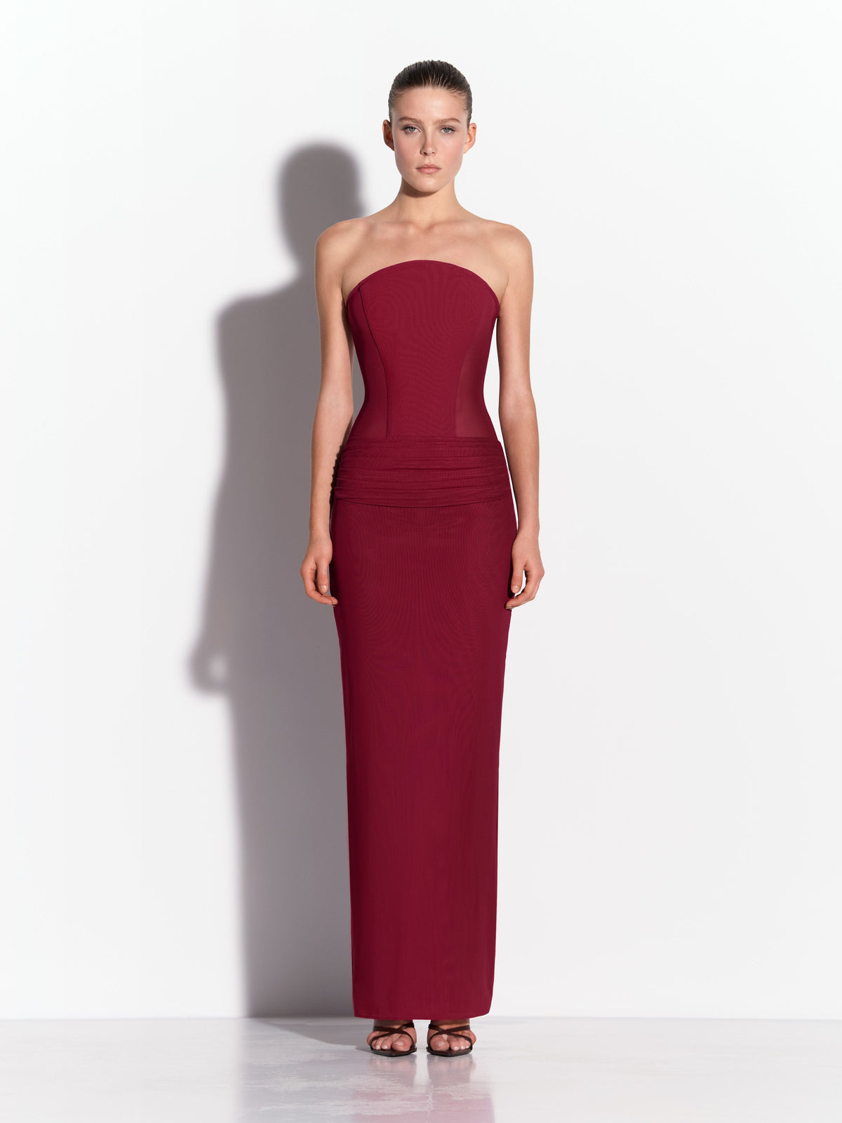 Curved Longline Column in Stretch Mesh