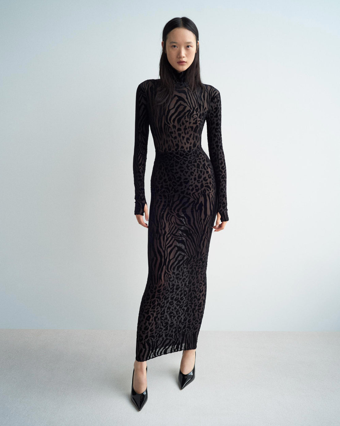 Alex Perry Fall Winter 2025 Look 30 — Long Sleeve Column in Burnout