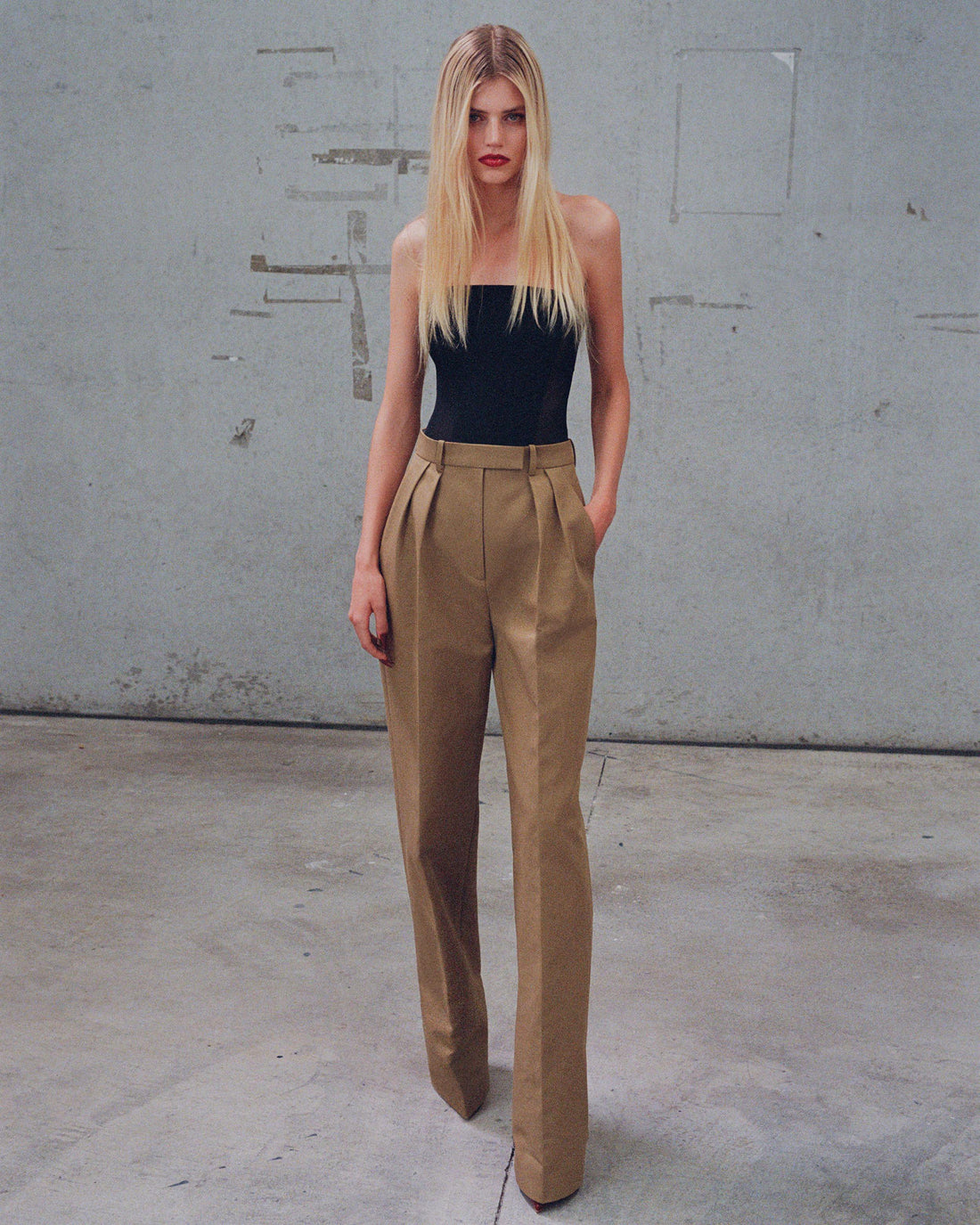 Alex Perry Pre Fall 2025 Look 12 — Strapless Longline Corset in Stretch Mesh & Tailored Trouser in Cotton