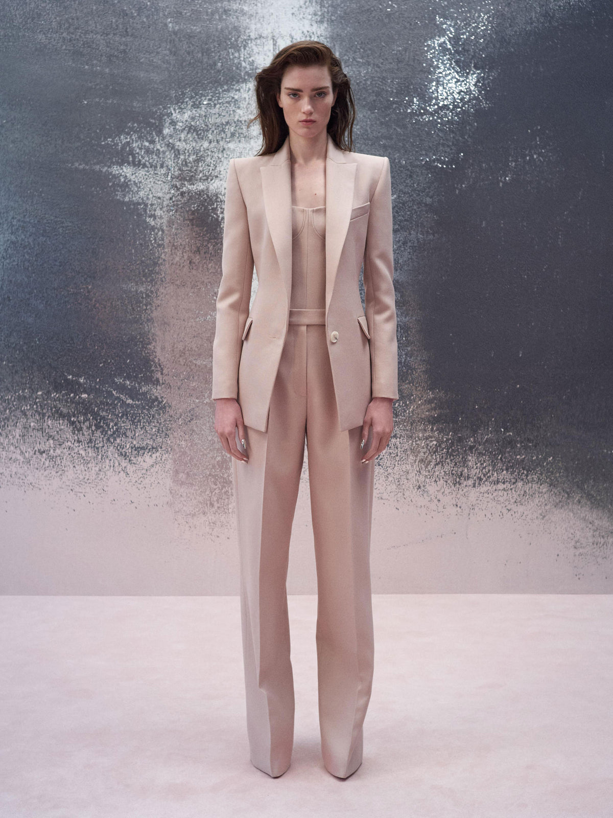 Alex Perry Resort 2026 Look 15 - Single Breasted Fitted Blazer in Wool Suiting, Longline Corset in Wool Suiting & Straight…