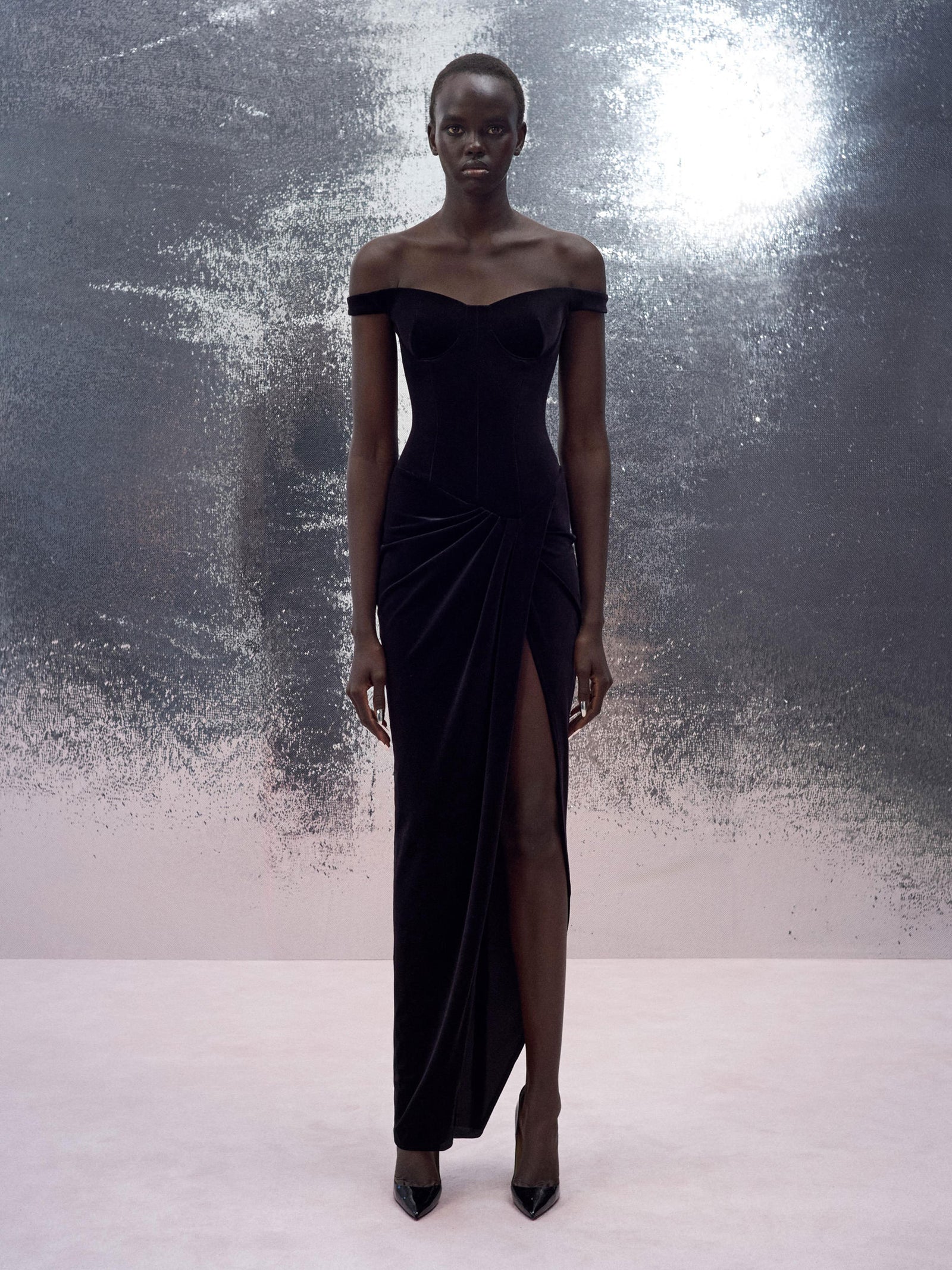 Alex Perry RE26 — Look 39