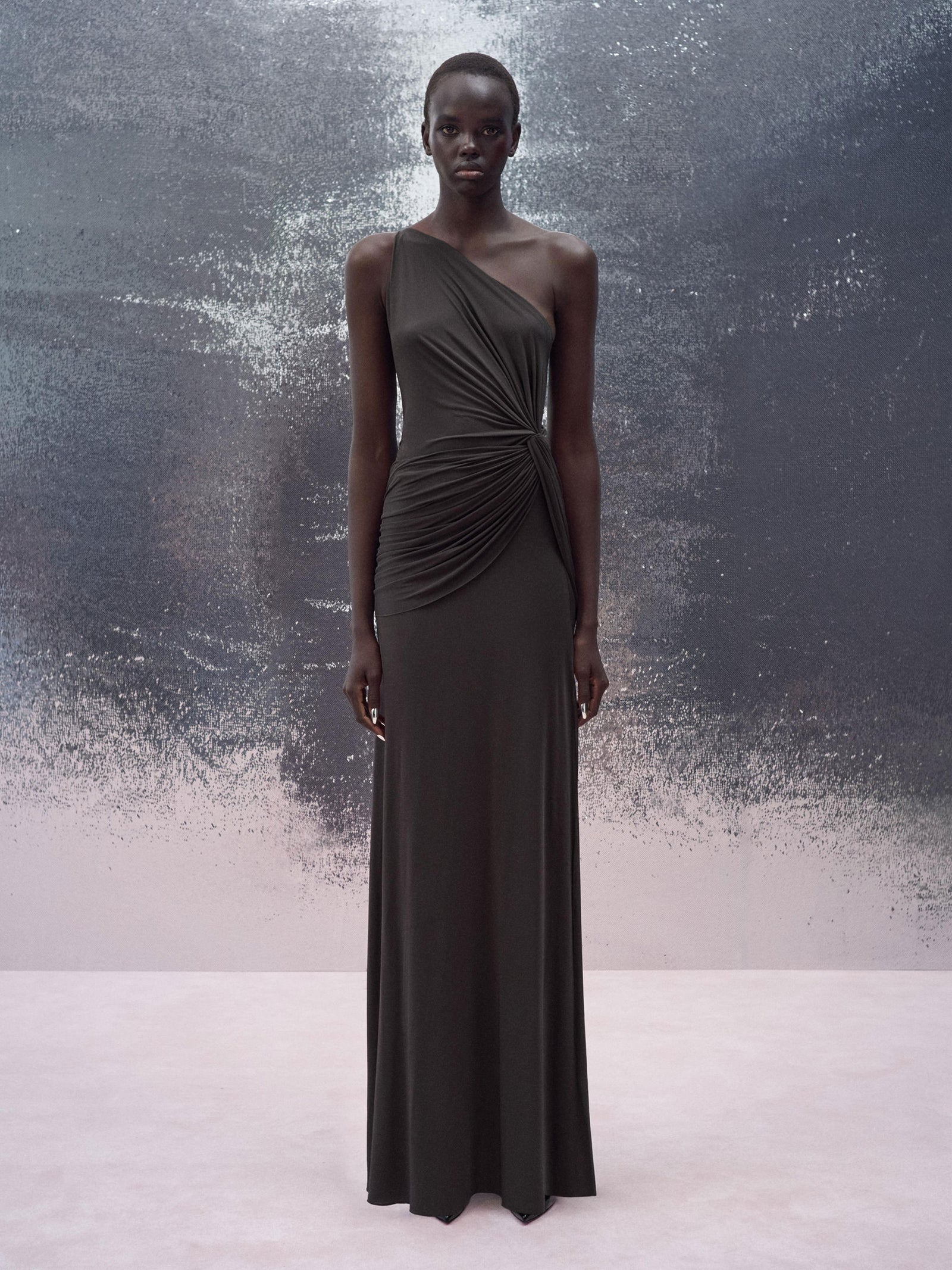 Alex Perry RE26 — Look 44