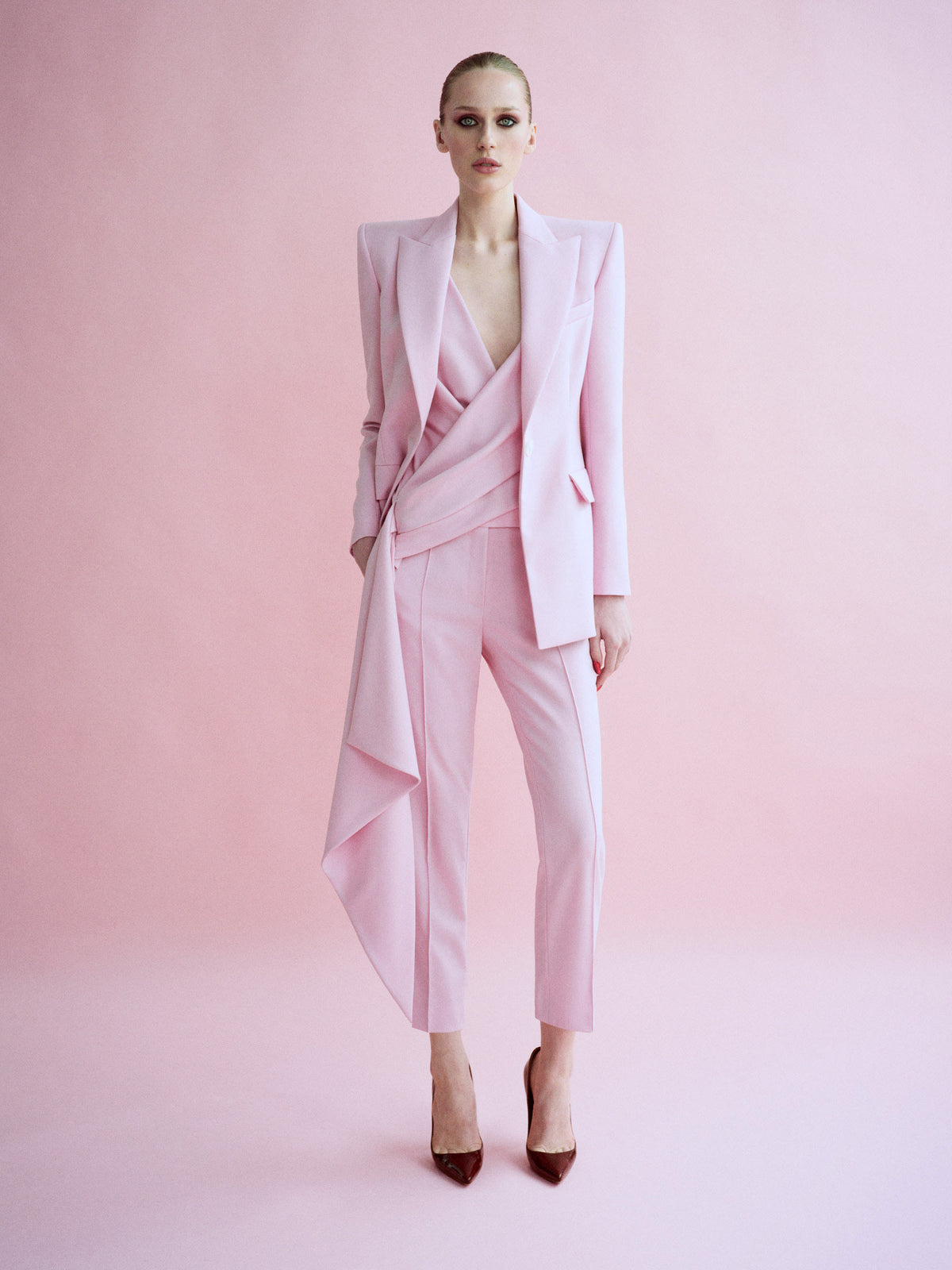 Alex Perry Spring Summer 2026 Look 6 - Single Breasted Fitted Blazer in Wool Suiting, Bikini Wrap Top in Wool Suiting…