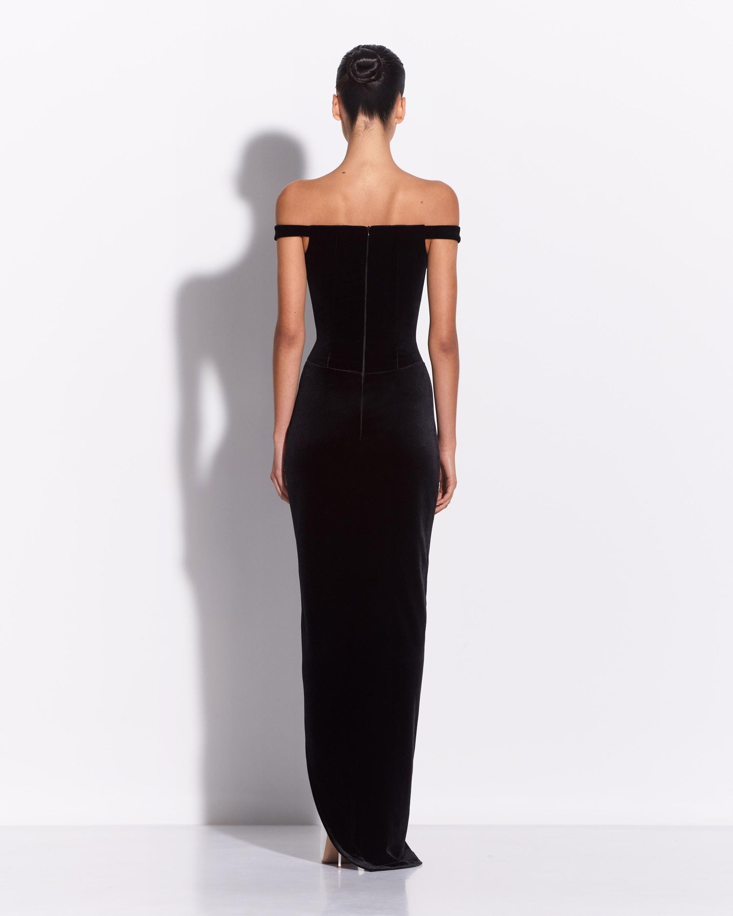 Off Shoulder Drape Gown in Velvet 16 / Black