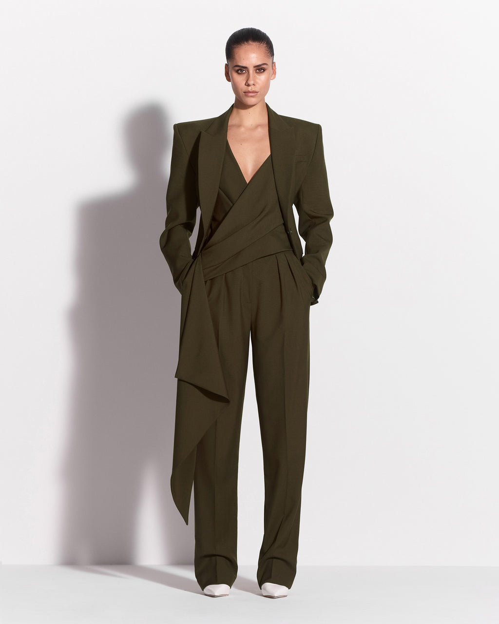 Single Breasted Contour Blazer in Wool Suiting