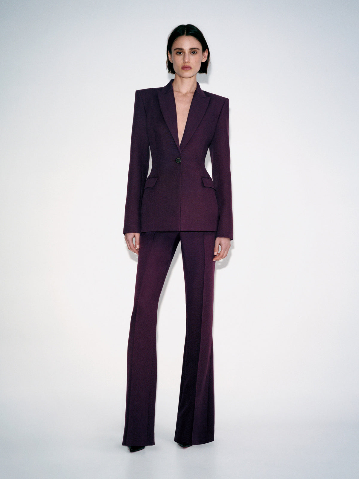 Alex Perry Pre Fall 2026 Look 16 - Single Breasted Contour Blazer in Wool Suiting & Flare Trouser in Wool Suiting